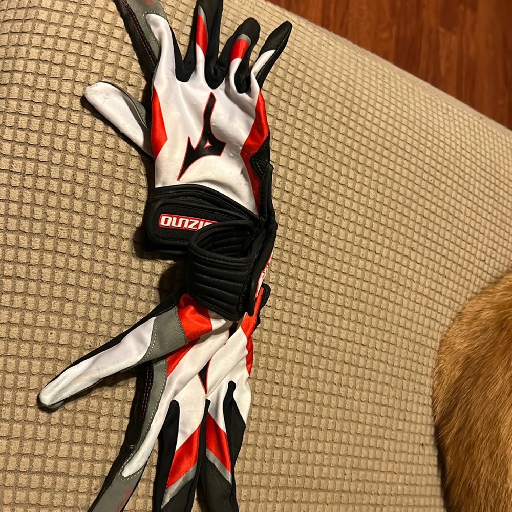 Women’s mizuno batting gloves